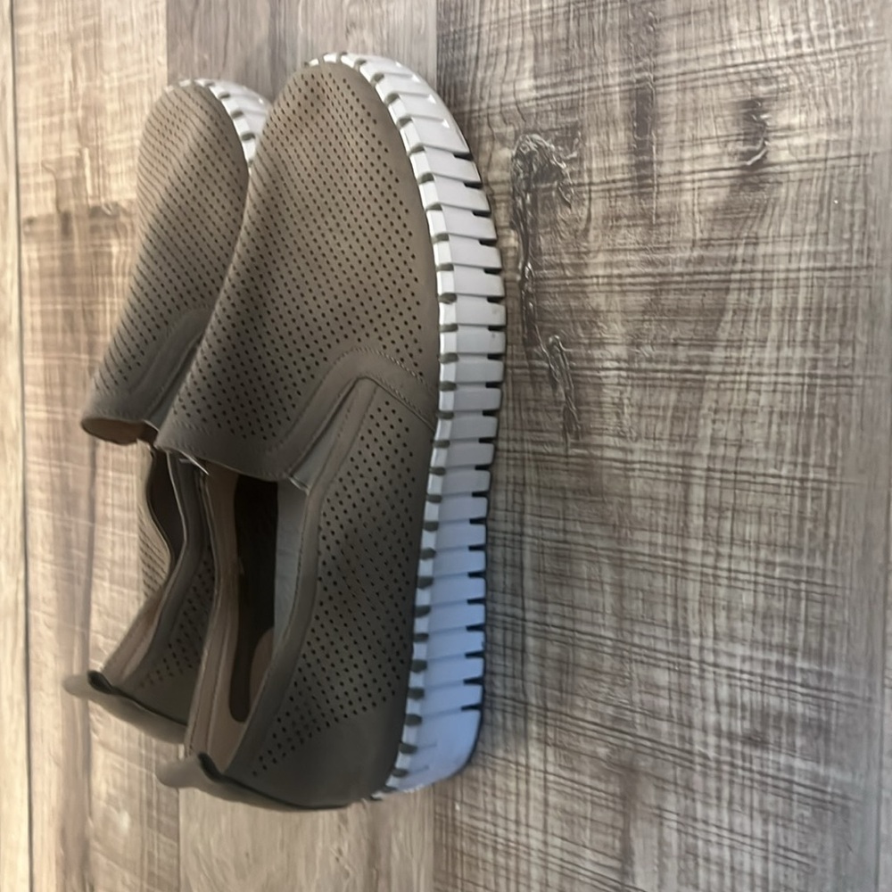 Ilse Jacobsen Brown Perforated Slip-On Flats
